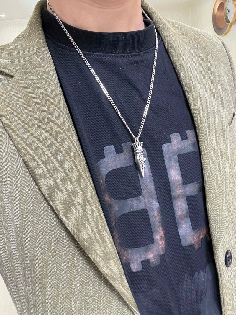 Gvc*1 necklaces